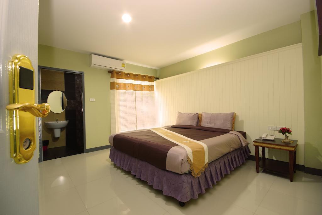 The Corner Hotel (Adults Only) Chiang Rai Exterior photo