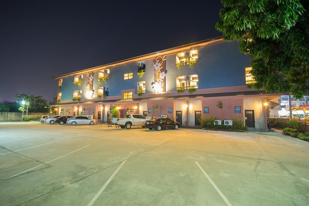 The Corner Hotel (Adults Only) Chiang Rai Exterior photo