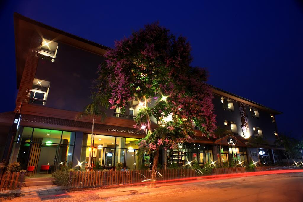 The Corner Hotel (Adults Only) Chiang Rai Exterior photo