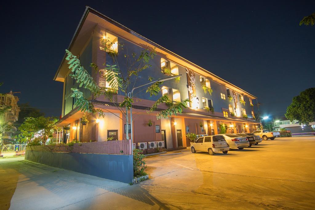 The Corner Hotel (Adults Only) Chiang Rai Exterior photo