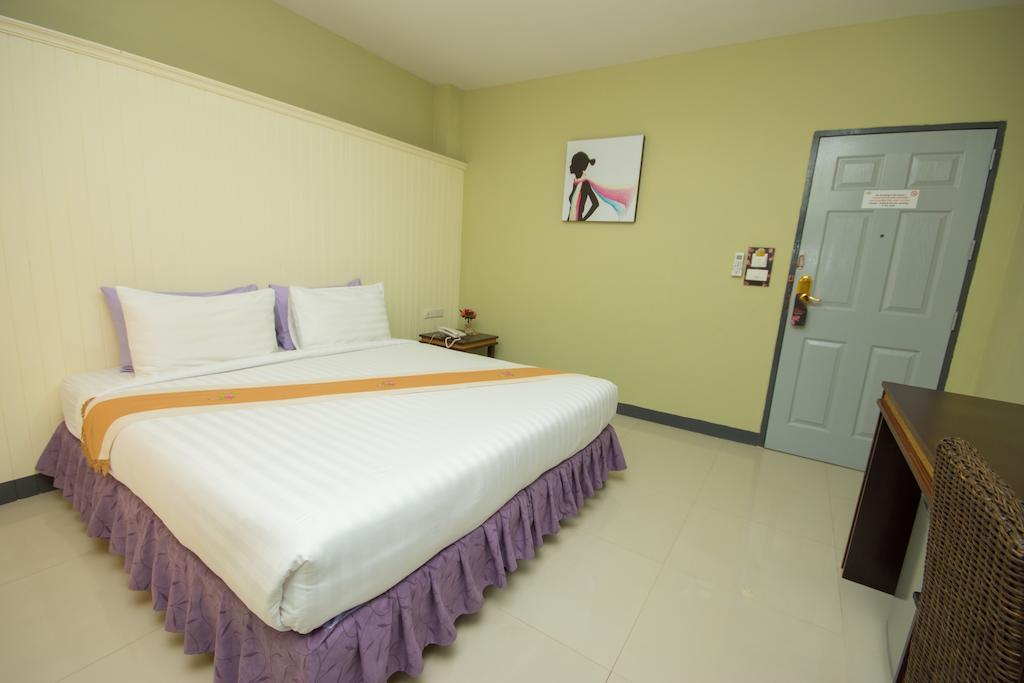 The Corner Hotel (Adults Only) Chiang Rai Exterior photo